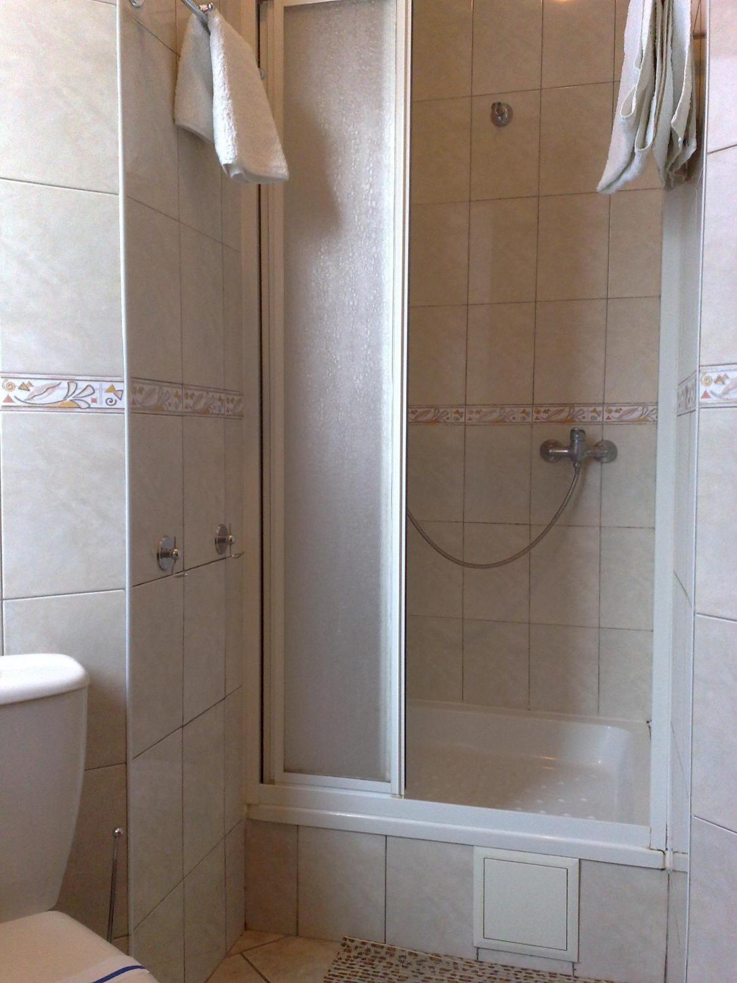 Prague Hotel Zaporizhia Bagian luar foto
