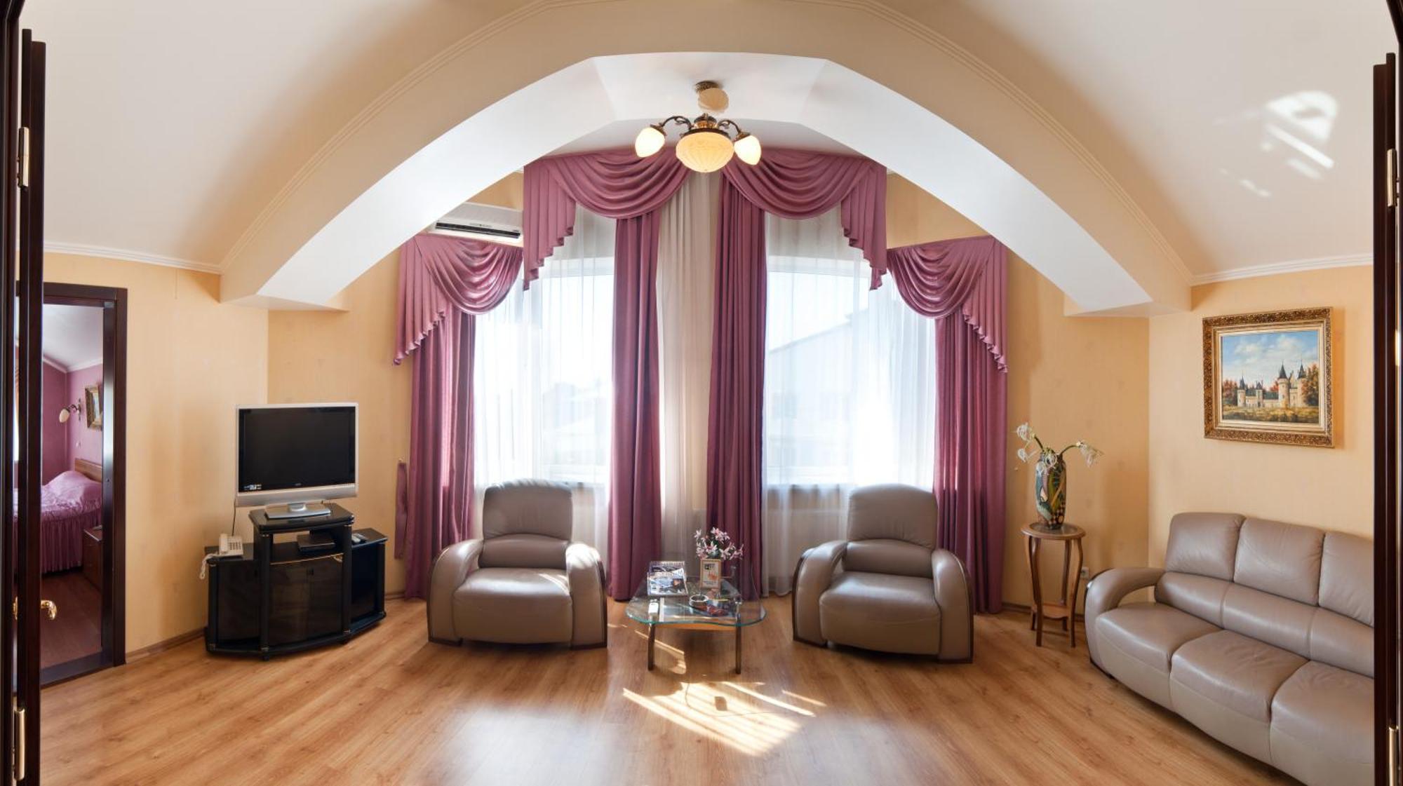 Prague Hotel Zaporizhia Bagian luar foto