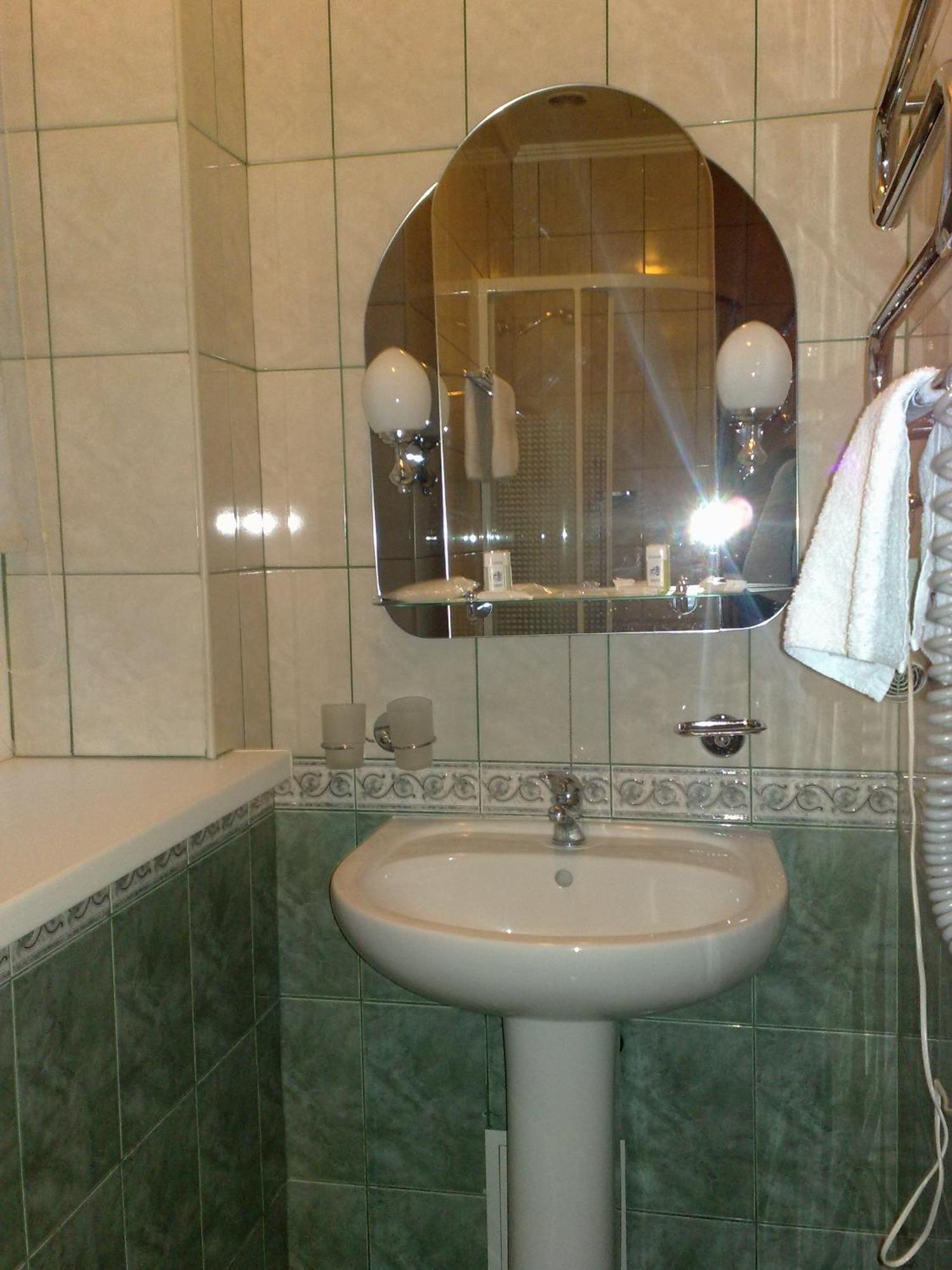 Prague Hotel Zaporizhia Bagian luar foto