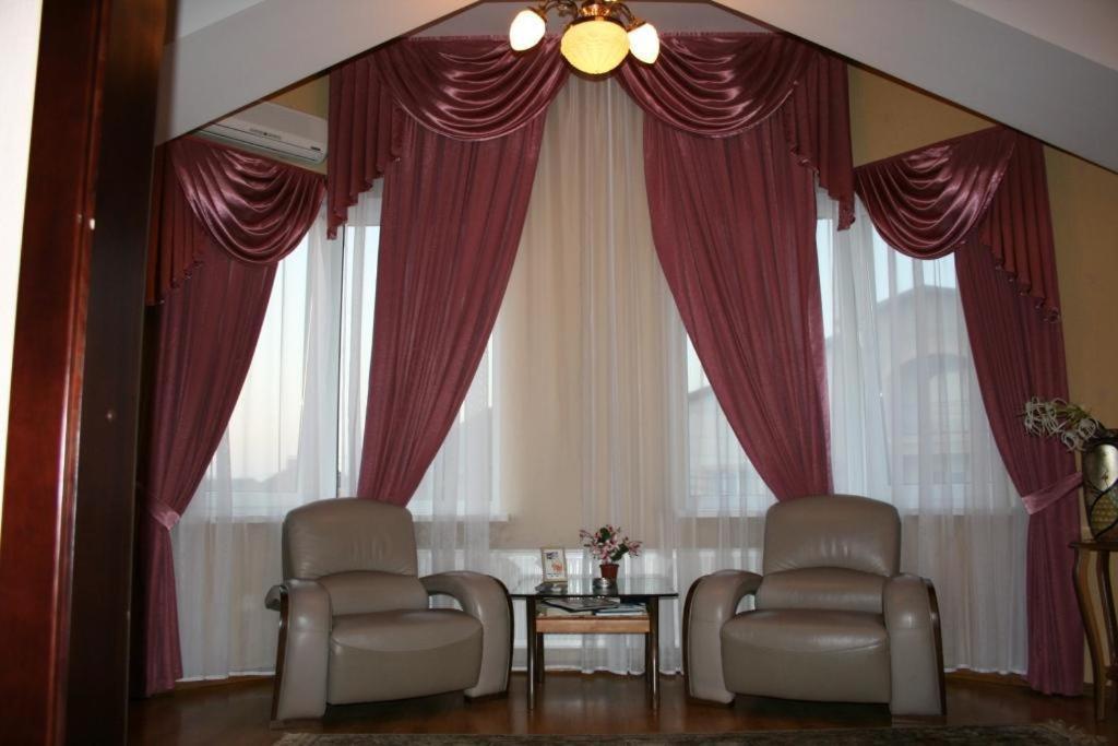 Prague Hotel Zaporizhia Bagian luar foto