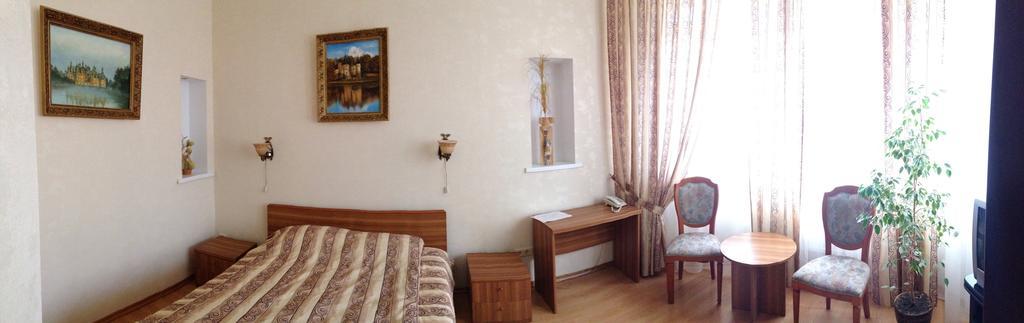 Prague Hotel Zaporizhia Bagian luar foto