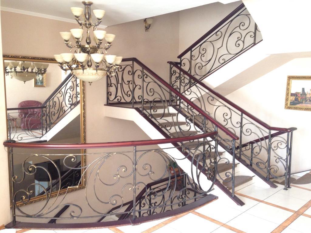 Prague Hotel Zaporizhia Bagian luar foto