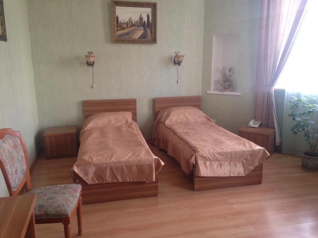 Prague Hotel Zaporizhia Bagian luar foto