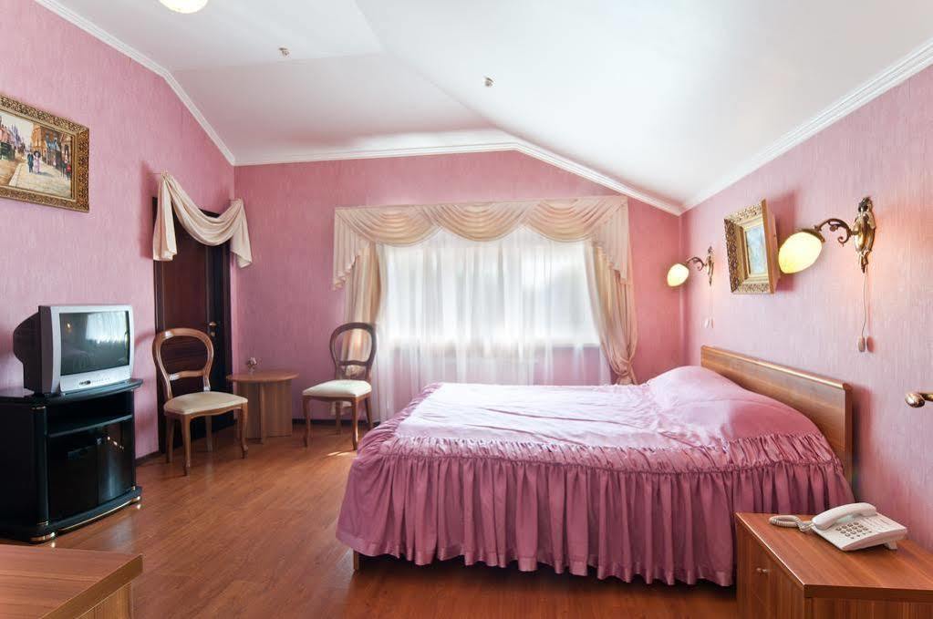 Prague Hotel Zaporizhia Bagian luar foto
